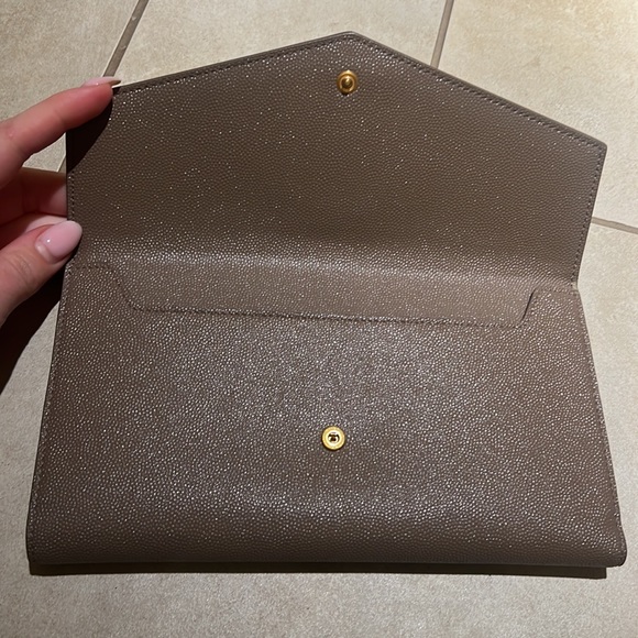 Authentic YSL Uptown large flap wallet in grain de poudre embossed leather WOC - Picture 4 of 14